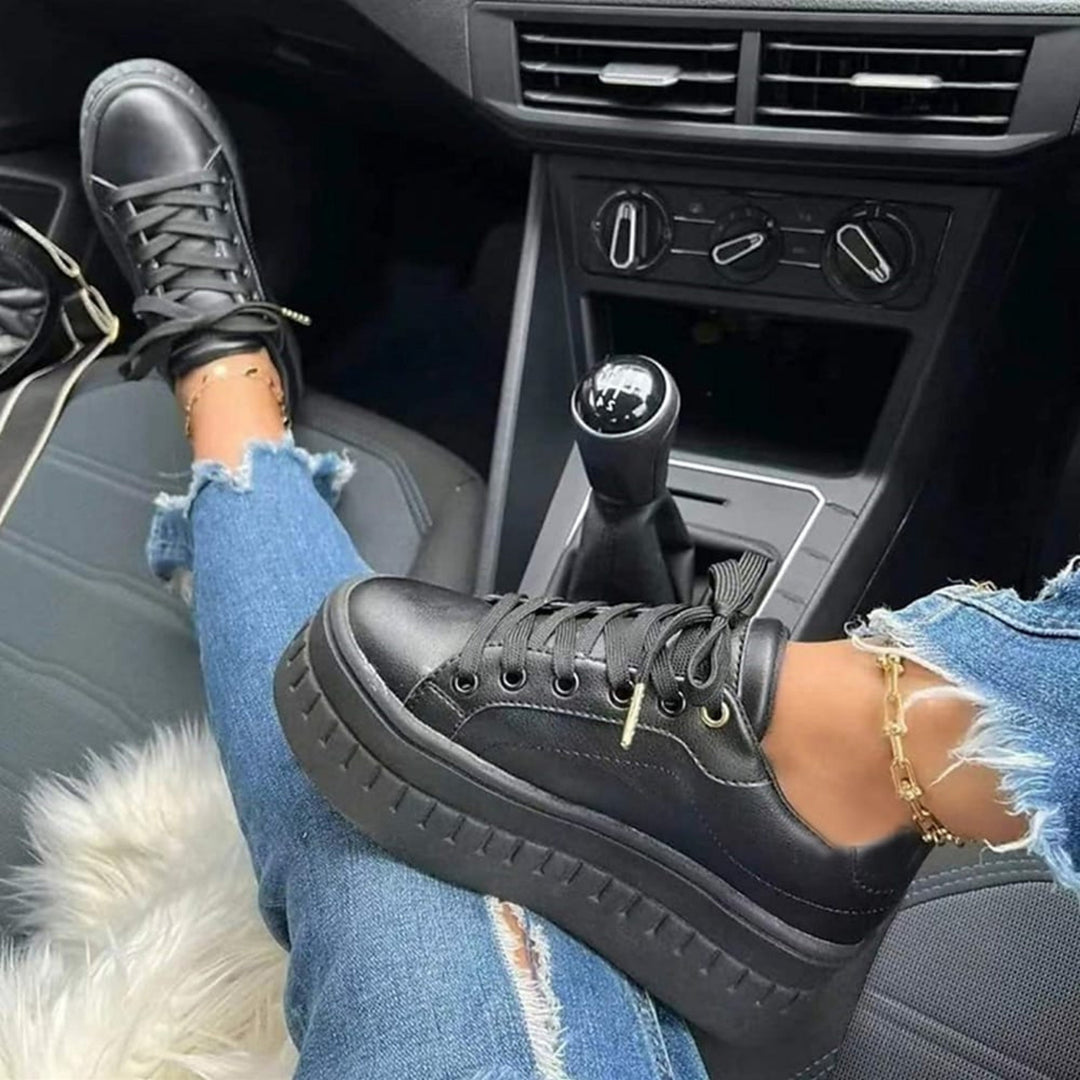 Buty damskie na platformie w pełnej krasie, stabilna konstrukcja i nowoczesny design sneakersów