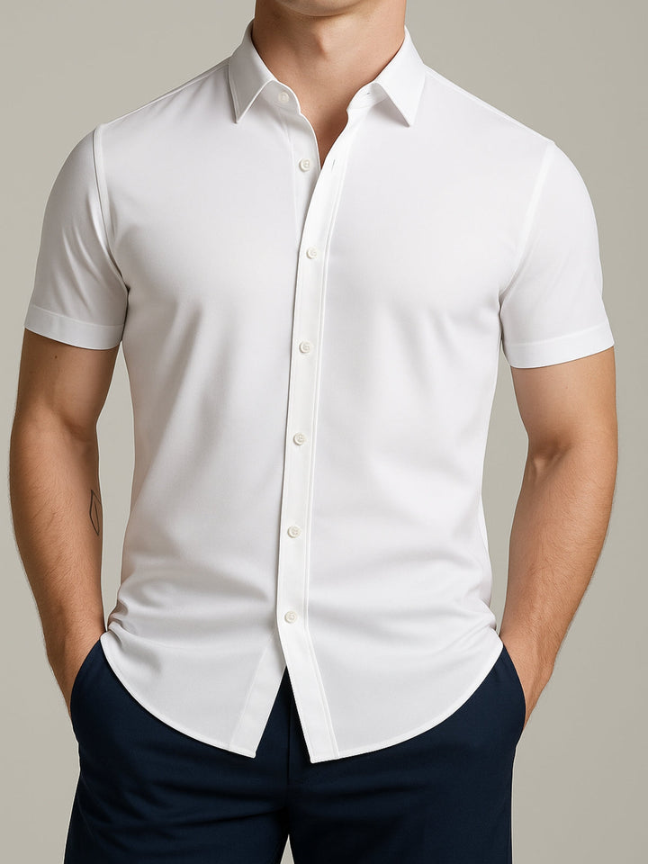Koszula męska z krótkim rękawem slim fit z pełnym zapięciem na guziki i zaokrągloną dolną krawędzią