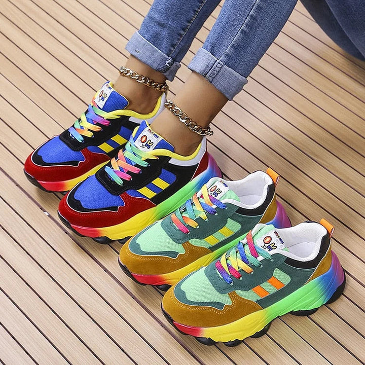 Widok z boku na buty ortopedyczne damskie Melody z wielokolorową cholewką i żółtą podeszwą amortyzującą
