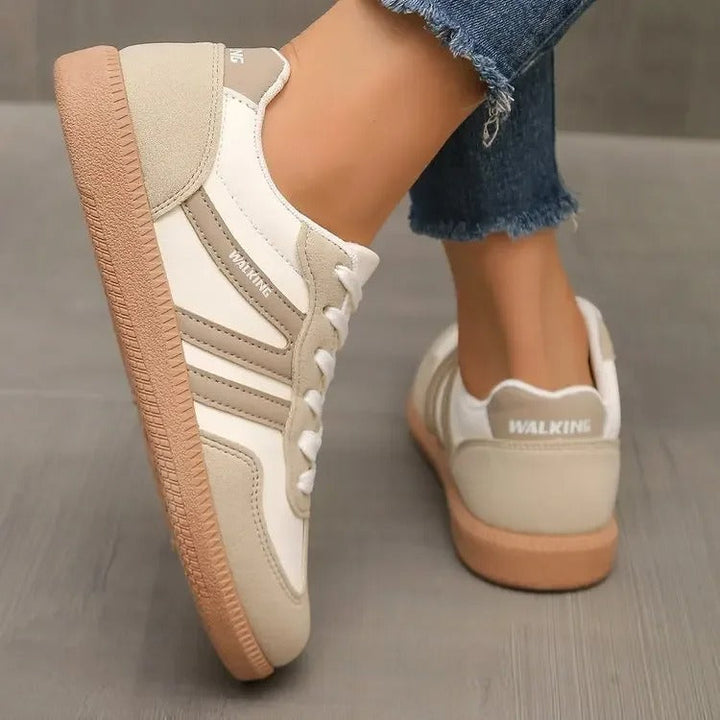 Sneakersy Damskie Niskie sznurowane z panelami na cholewce, widok z przodu prezentujący konstrukcję