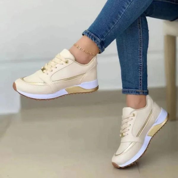 Zbliżenie na eleganckie damskie buty sportowe pokazujące oddychający materiał górny i amortyzującą podeszwę
