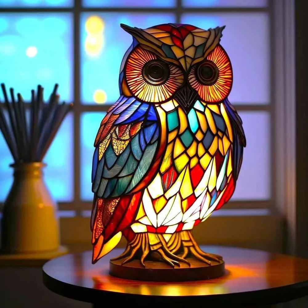 Kompaktowa Lampa Artystyczna witrażowa z motywem zwierzęcia oświetlająca stolik nocny lub biurko