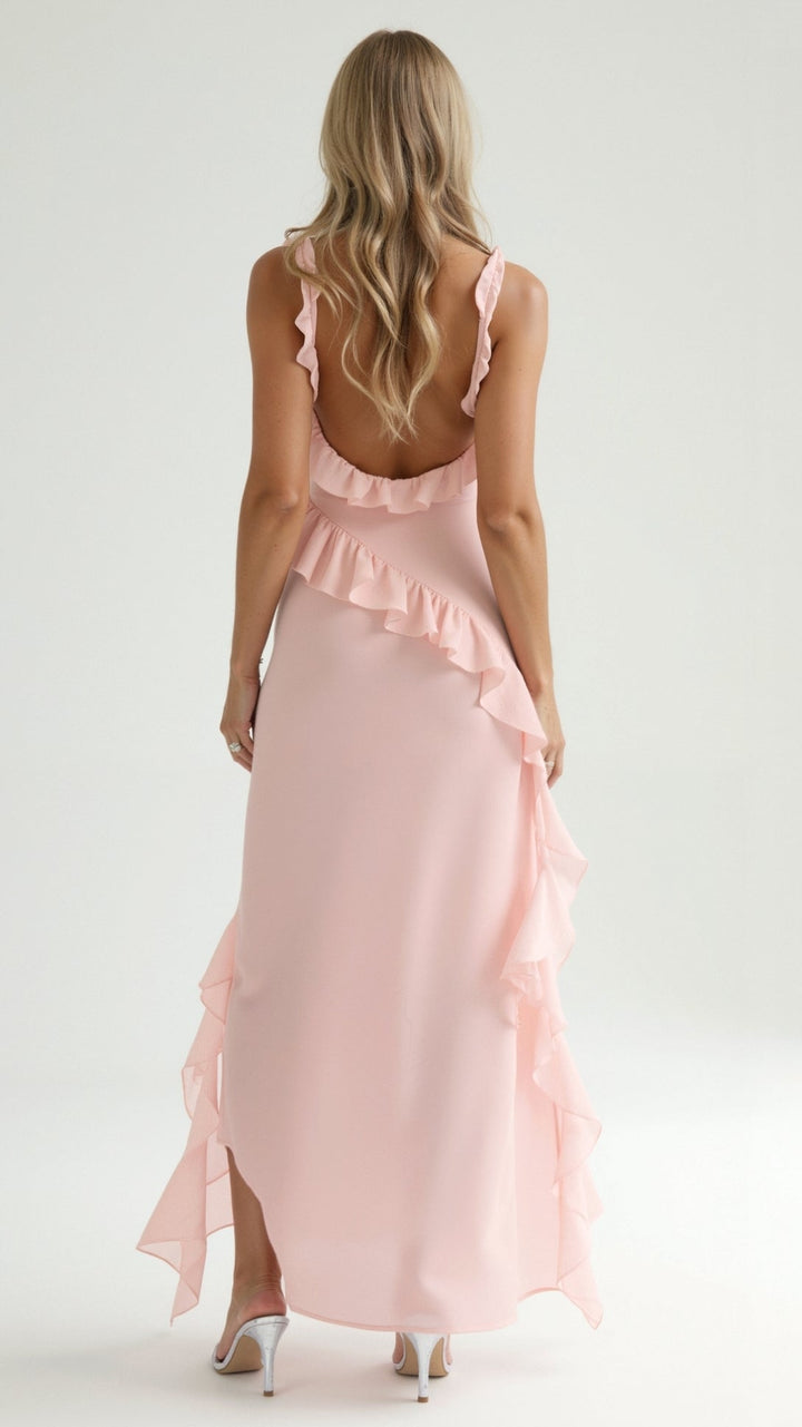 Elegancka sukienka wieczorowa z falbankami i dopasowaną górą, detale wykończenia