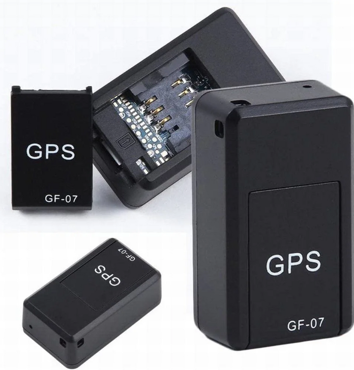 Kompaktowy czarny lokalizator GPS GF-07 z magnetycznym mocowaniem do śledzenia samochodów